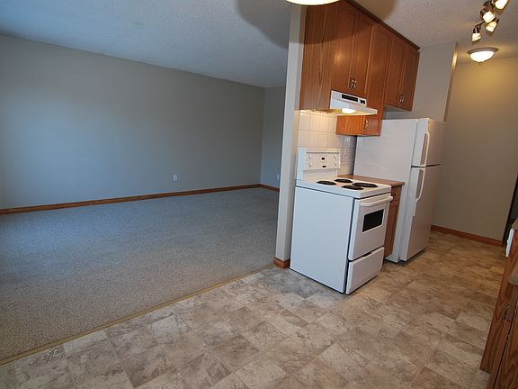 3rd image of 10830 107th St NW #304