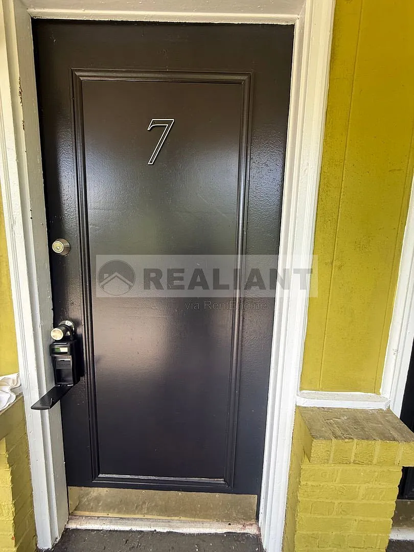 1 bed, 1.0 bath, 1000 sqft, $875 — Photo 3