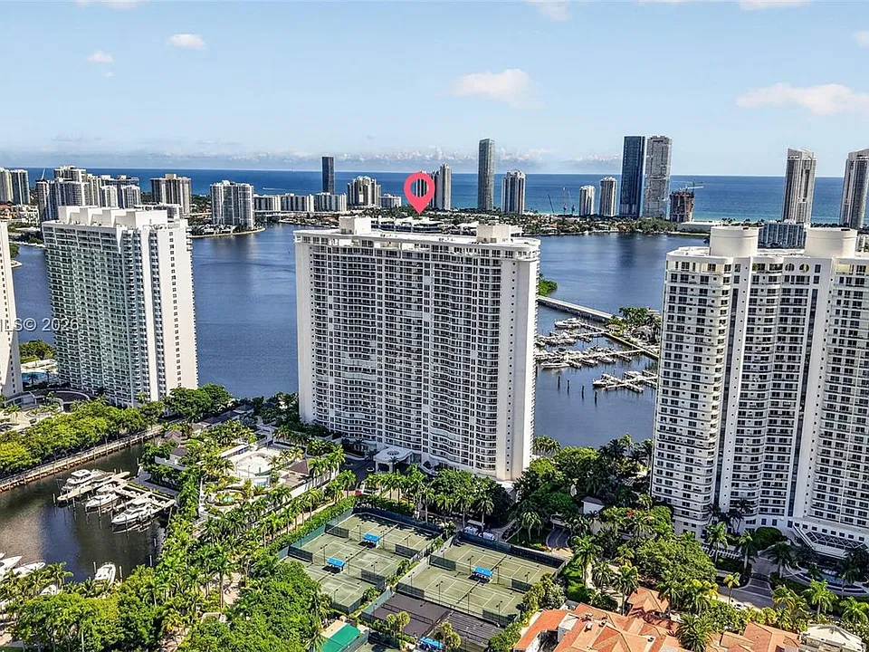 7000 Island Blvd #2809