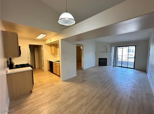 950 Seven Hills Dr APT 822, Henderson, NV 89052