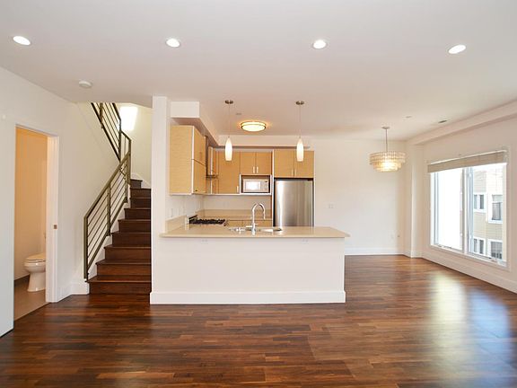 3rd image of 3520 20th St APT 11