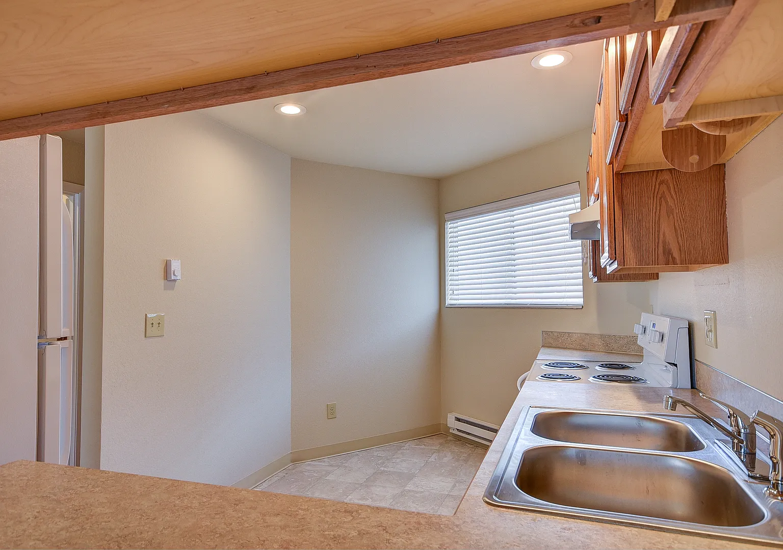 M0832 Arbor Terrace Apartments — Photo 3