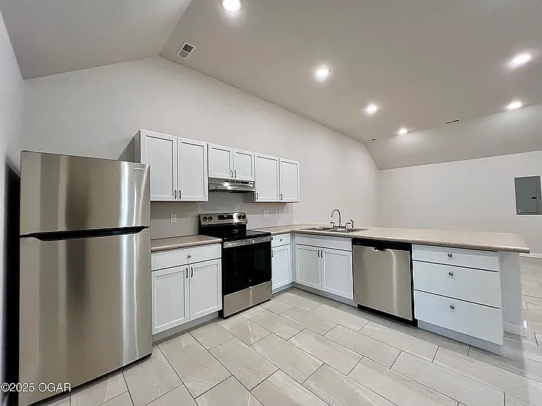204 Webb St #C — Photo 5