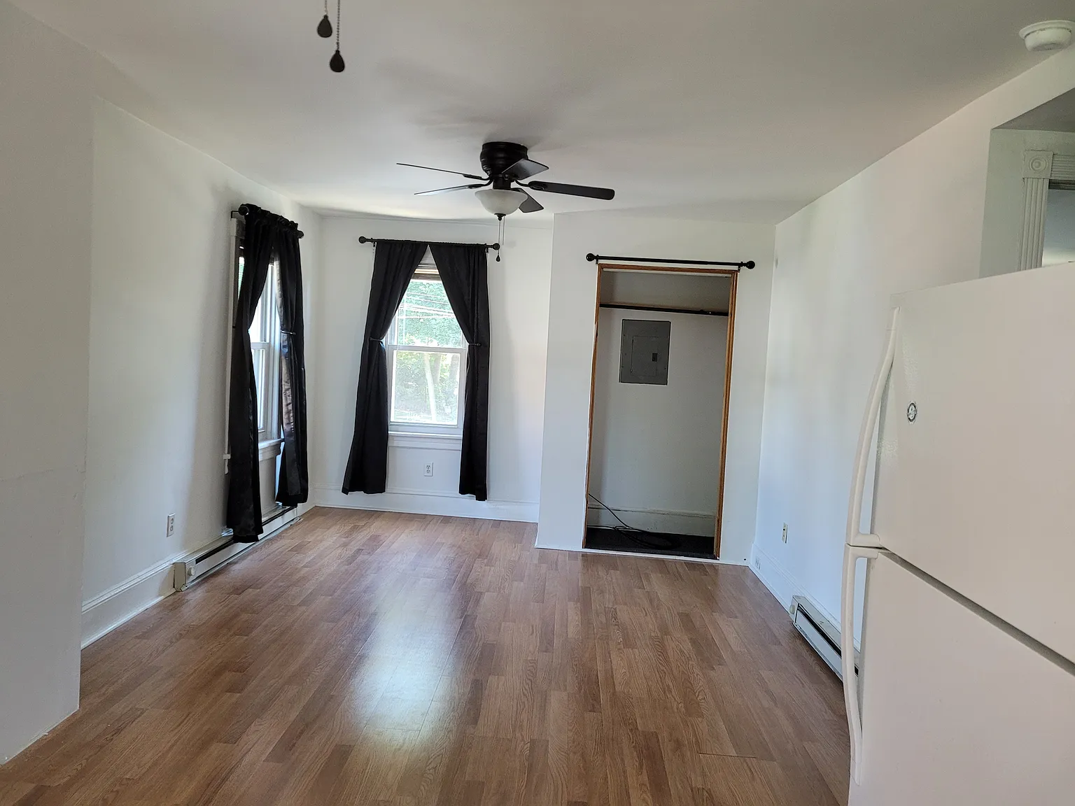 2 bed, $1,200 — Photo 3