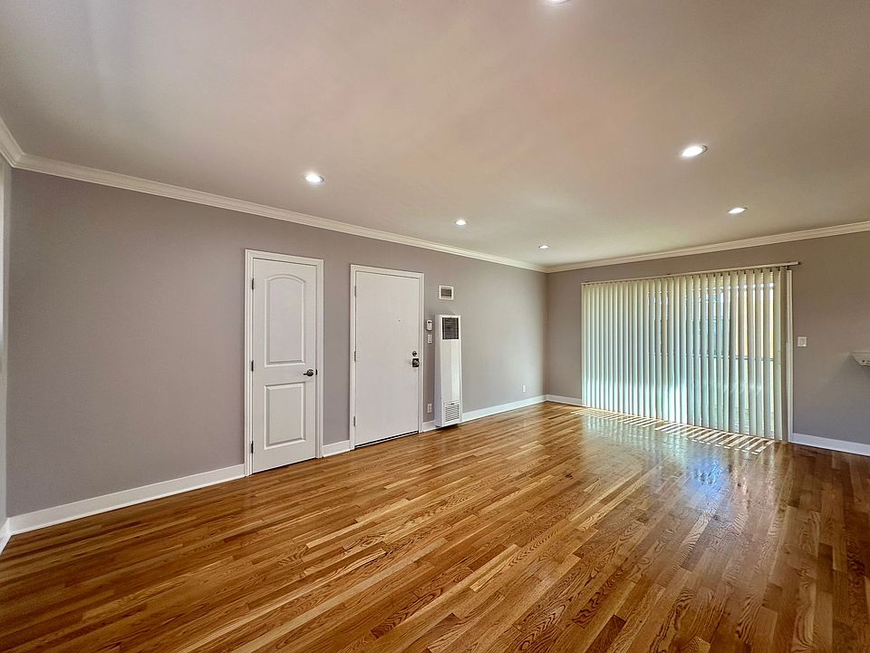 1st image of 6153 Lexington Ave #1B-1Ba
