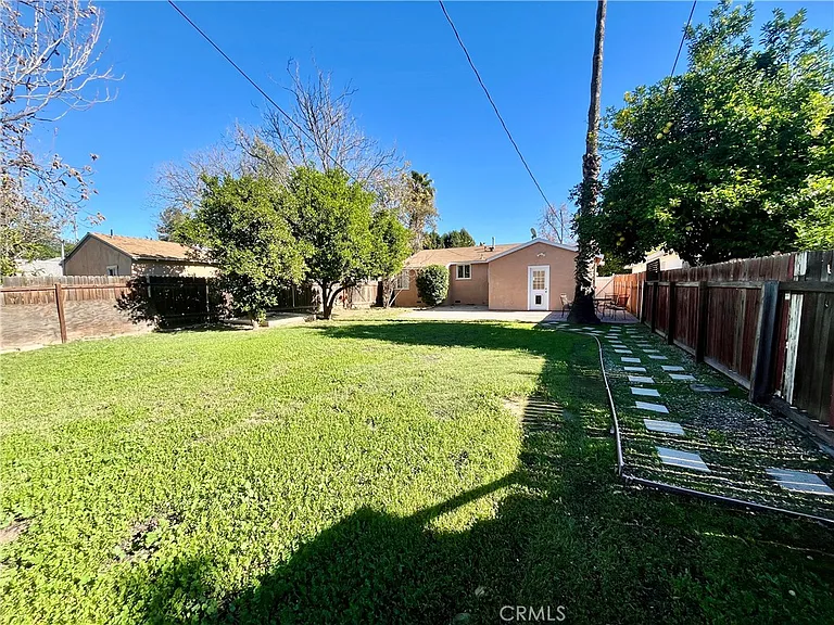 7339 White Oak Ave — Photo 22