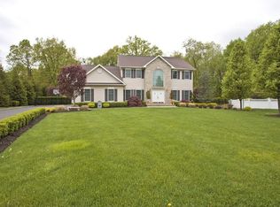 3 Meriwether Trl, Congers, NY 10920