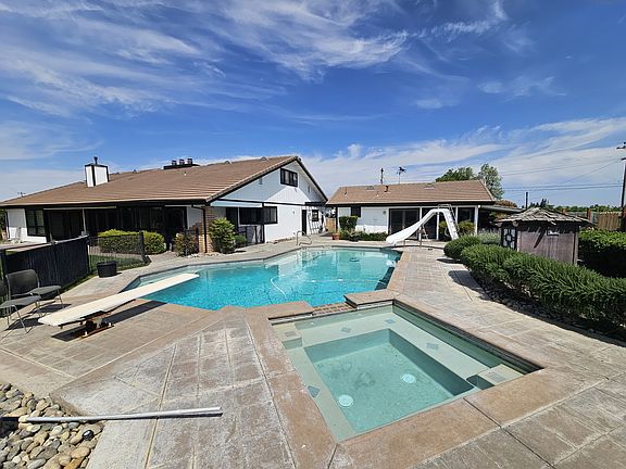 3rd image of 4920 E Hogan Ln