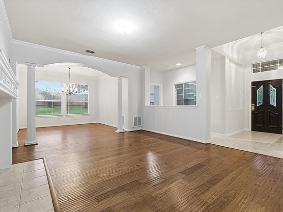 5th image of 727 Willow Ridge Ct