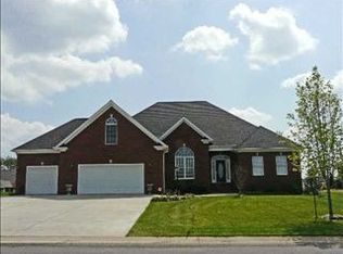 425 Forest Ridge Dr, Paducah, KY 42003
