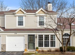 1714 Pebble Beach Cir, Elgin, IL 60123