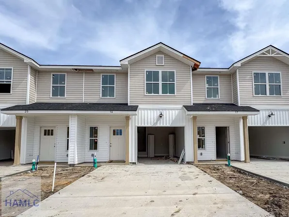 19 Beaumont Dr, Hinesville, GA 31313