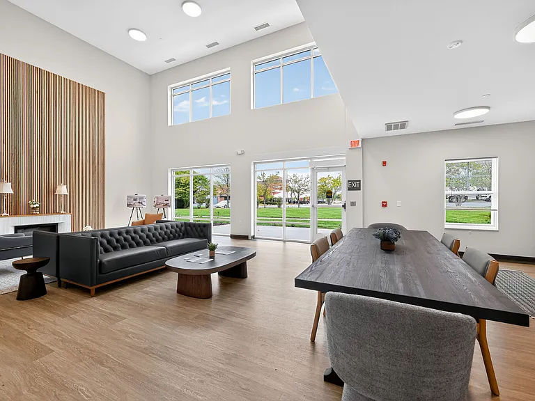 750 Tower Dr — Photo 31