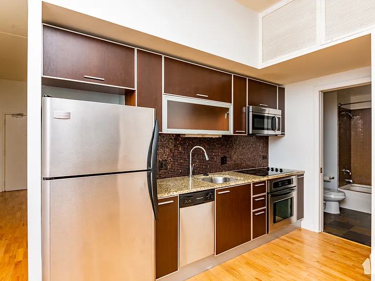 650 W Wayman St #106C — Photo 4