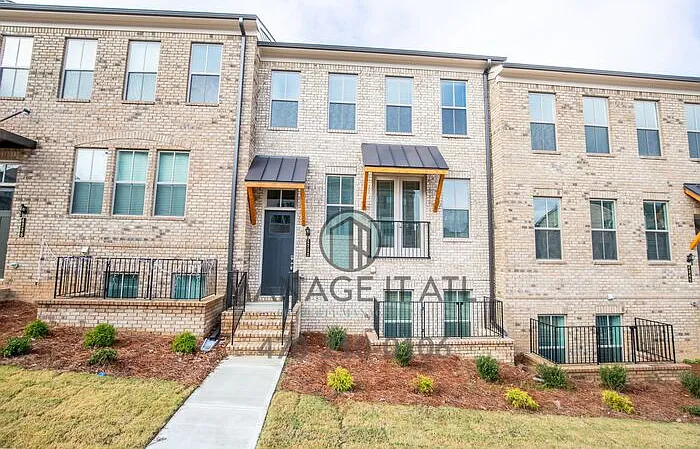 4 bed, 3.5 bath, 2500 sqft, $3,499 — Photo 1