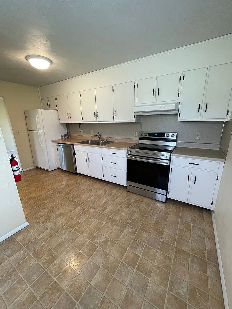 704 Torrey — Photo 3