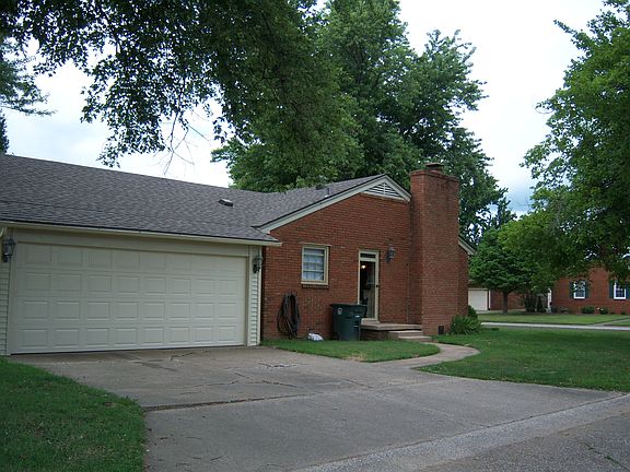 2nd image of 762 Parkway Dr