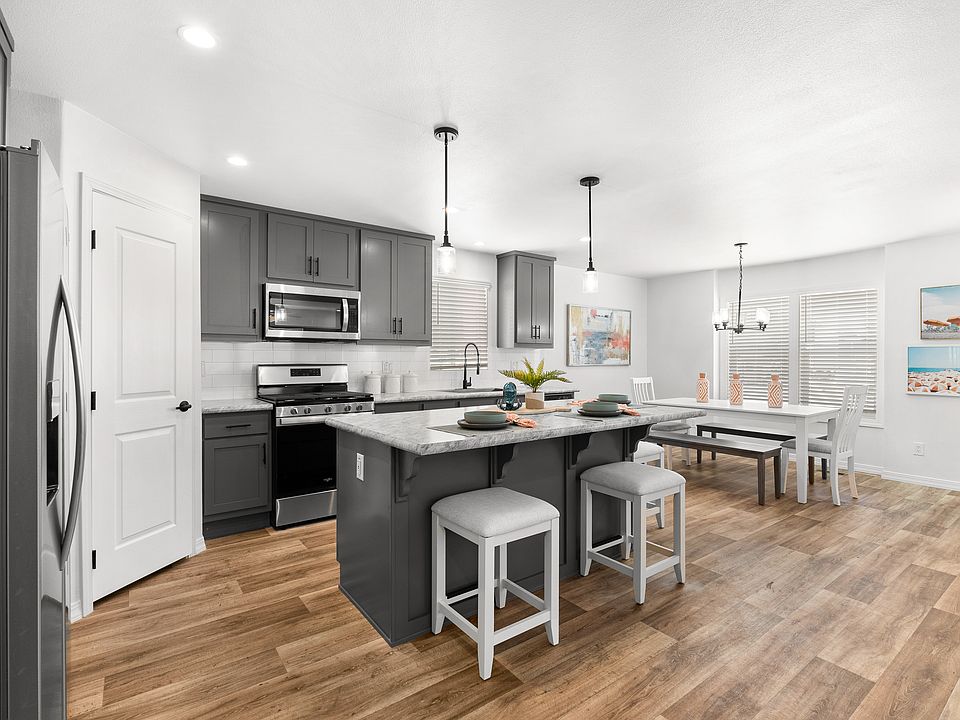 2nd image of 25 Mesa View Dr #25