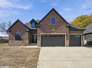 54227 Romeo Plank Rd, Macomb, MI 48042