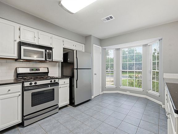 3rd image of 6300 Evangeline Trl