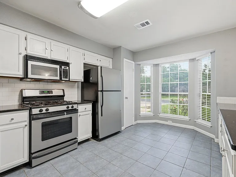 6300 Evangeline Trl — Photo 3
