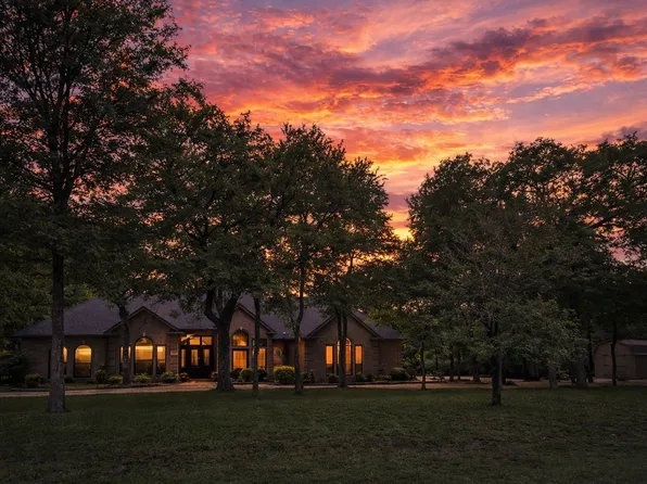 600 Diamond Point Dr, Oak Pt, TX 75068