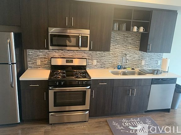 4th image of 1355 S Flower St #704
