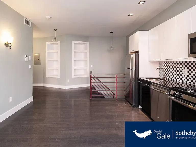 672 4th Ave #1 — Photo 2