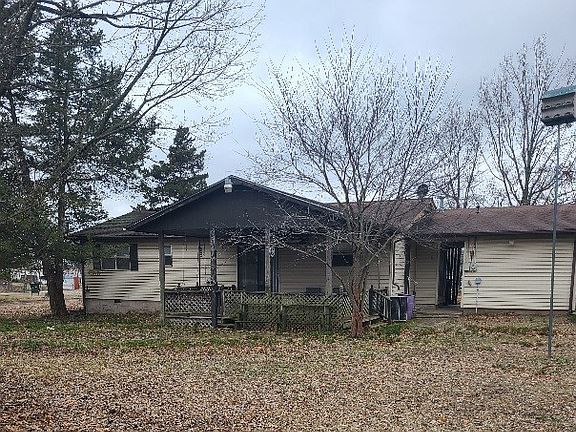 2nd image of 335 S Oak St