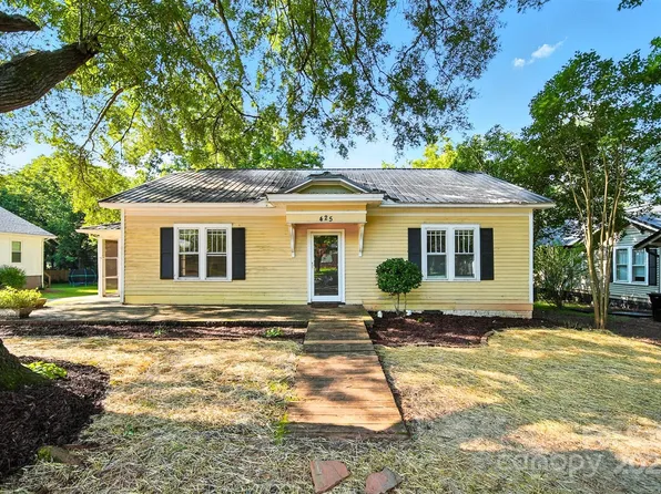 425 W 8th St, Newton, NC 28658