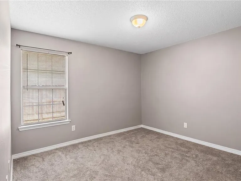 8650 Hamilton Bridges Dr S — Photo 21