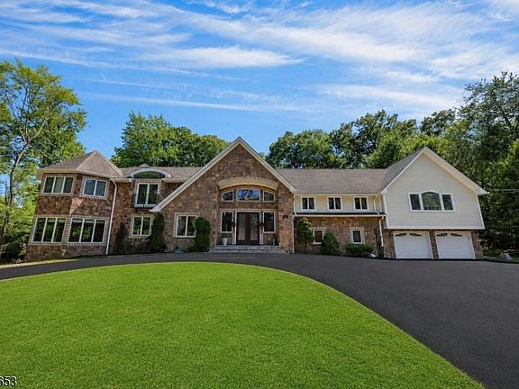 2nd image of 252 Mabel Pl