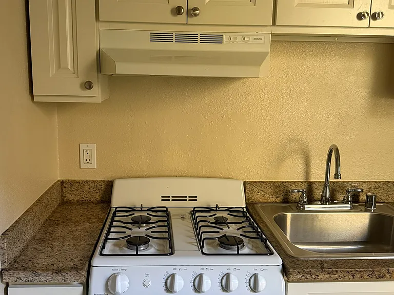 935 Santa Clara Ave #1 — Photo 3