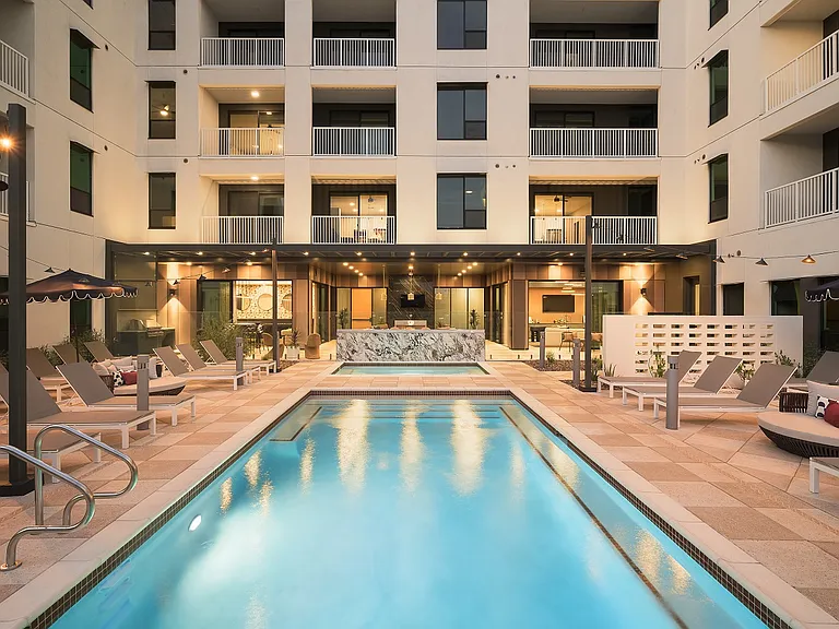 Huxley Scottsdale — Photo 10