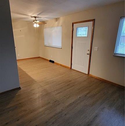 4th image of 1832 Darst Ave