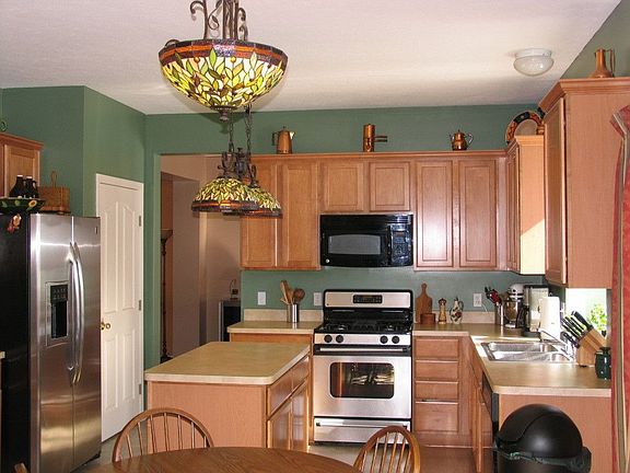 4th image of 35525 Bentley Dr
