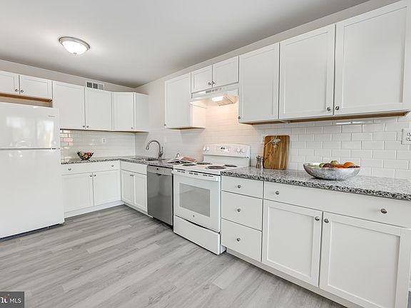 5th image of 1209 Wilshire Dr