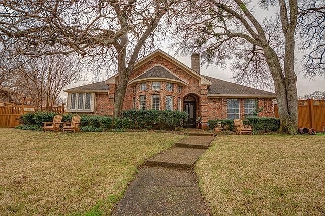 1st image of 317 Plantation Dr