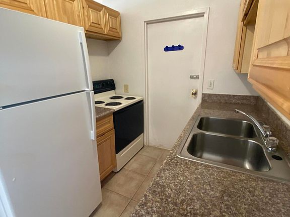 3rd image of 7026 Ponce De Leon Ave #1B