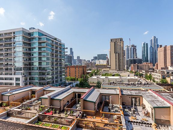 2nd image of 1620 S Michigan Ave Unit 703