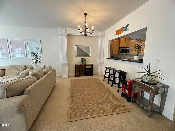 4th image of 423 Madison Ave