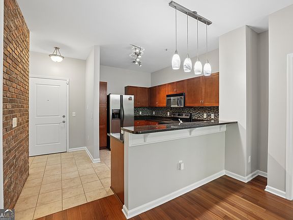 5th image of 870 Mayson Turner Rd NW Unit 1208