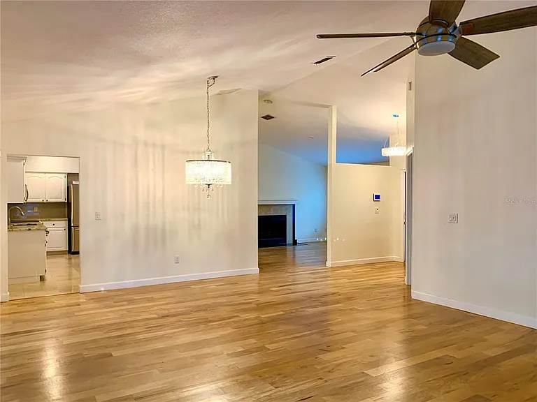 1177 Baltic Ln — Photo 12