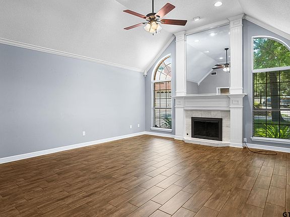 4th image of 408 Rosebrook Cir
