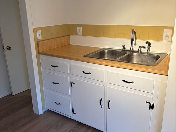 5th image of 602 Columbia St #1