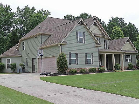 2nd image of 200 Yellowwood Dr