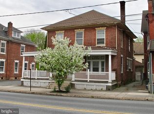 22 Main St, Denver, PA 17517