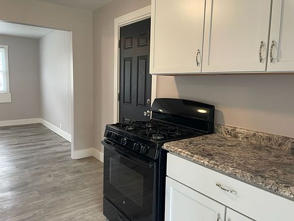 2nd image of 317 Majestic St SE