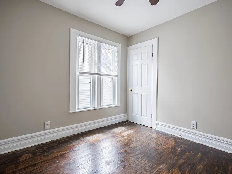 1146 S Plymouth Ave — Photo 31