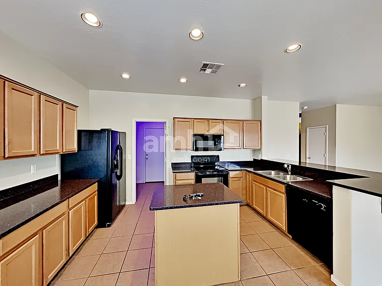 15421 N 169th Ln — Photo 5